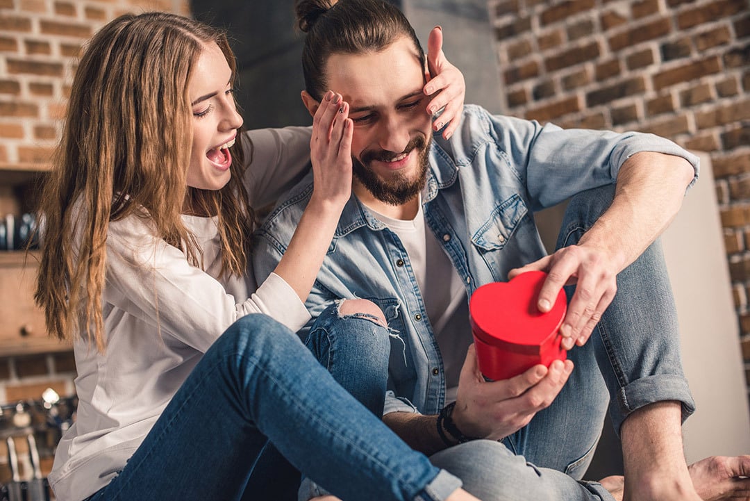 Idee regalo per casa nuova: i complementi d’arredo, dalle pareti alla tavola Image